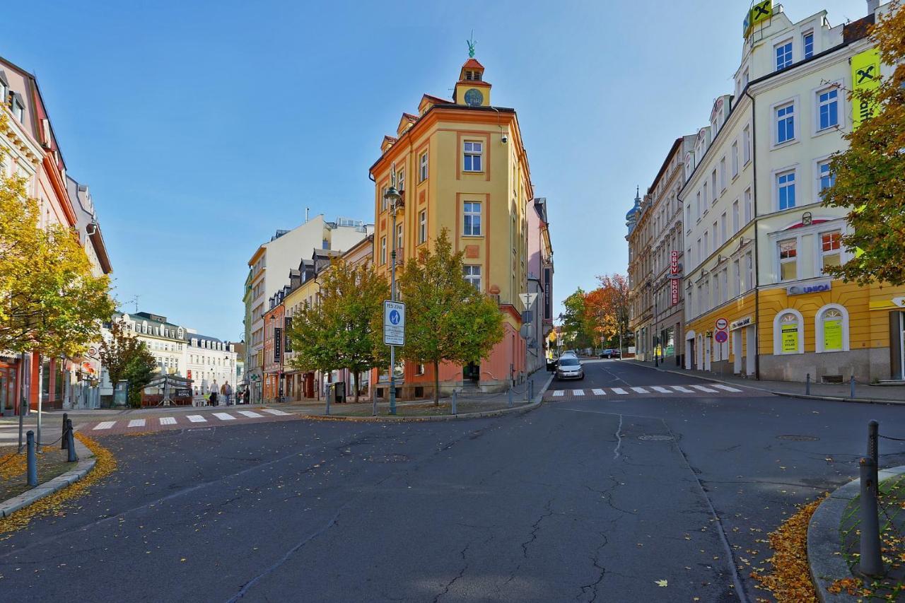 Hotel Pilgrim Karlsbad Exteriör bild