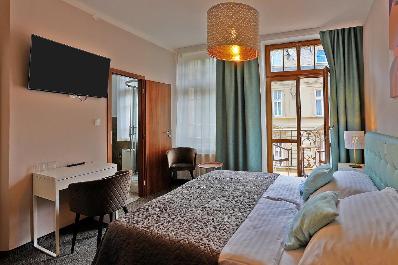 Hotel Pilgrim Karlsbad Exteriör bild