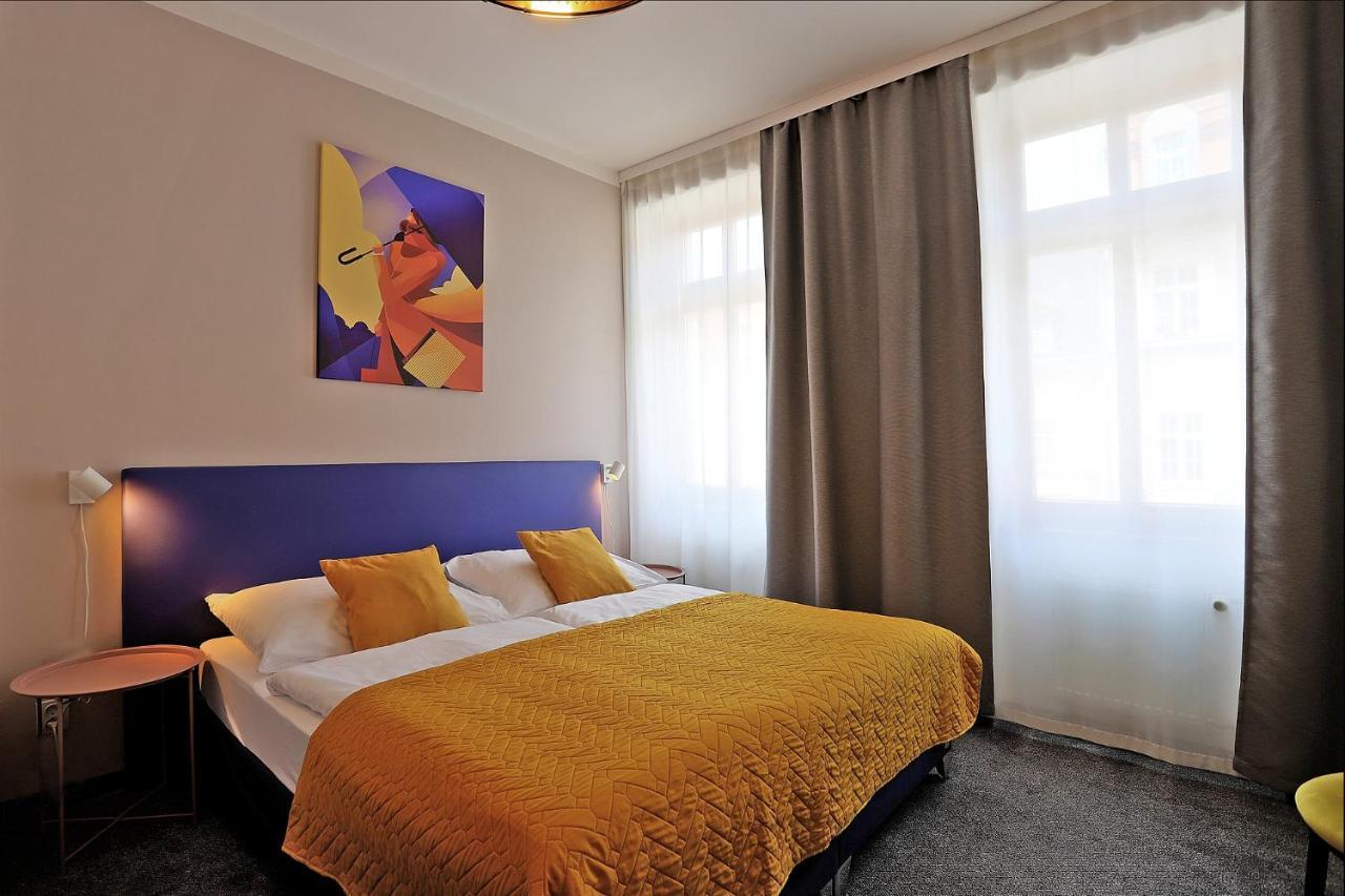 Hotel Pilgrim Karlsbad Exteriör bild
